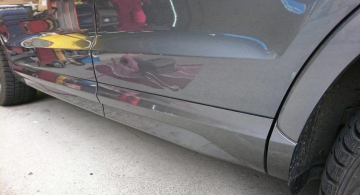 Audi／Q3　リヤドア とモール（ガーニッシュ）の板金修理
