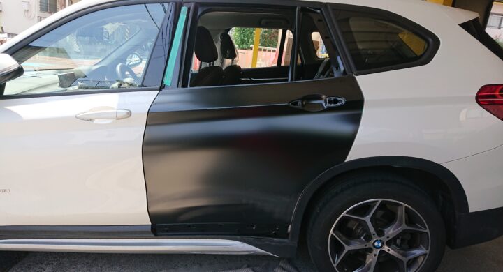 BMW X1／ドア交換と見えない中のフレーム損傷も見逃さない安心修理！