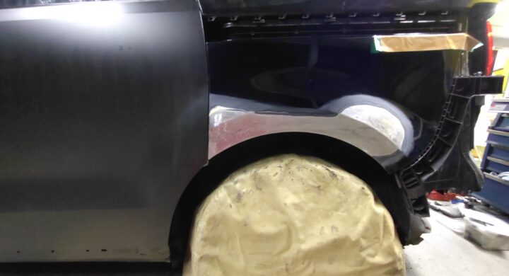 輸入車の側面事故修理｜VWシャランを価値を下げない保険修理で美しく復元